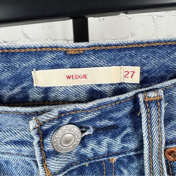 Levi’s Premium Wedgie High Waisted Snug Fit Straight Leg Jeans Size 27 - Picture 5 of 8